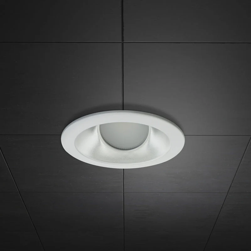 6 inch Dimmable Commercial Recessed LED Downlight / Ceiling Light Sloped Ceiling Reflector Round Trim, 120-347V 20W - Image 3